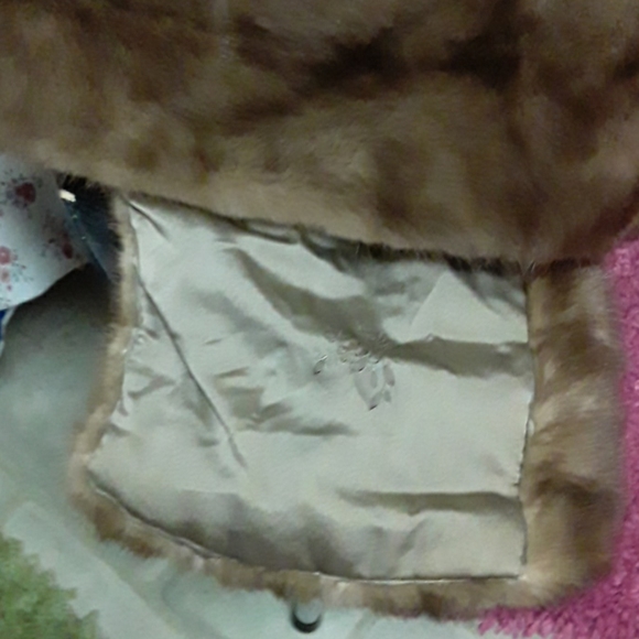 Emba pastel natural brown mink cape - Picture 9 of 14